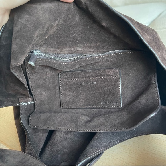 Reformation Medium Vittoria Tote Bag - Picture 13 of 16